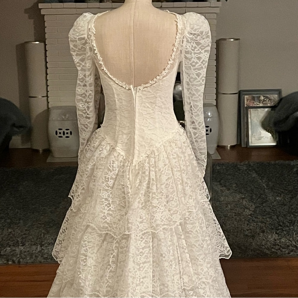 Vintage Lace Wedding Dress - Picture 5 of 9